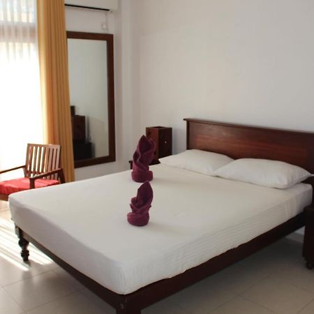 Villa Kapuru Negombo Esterno foto