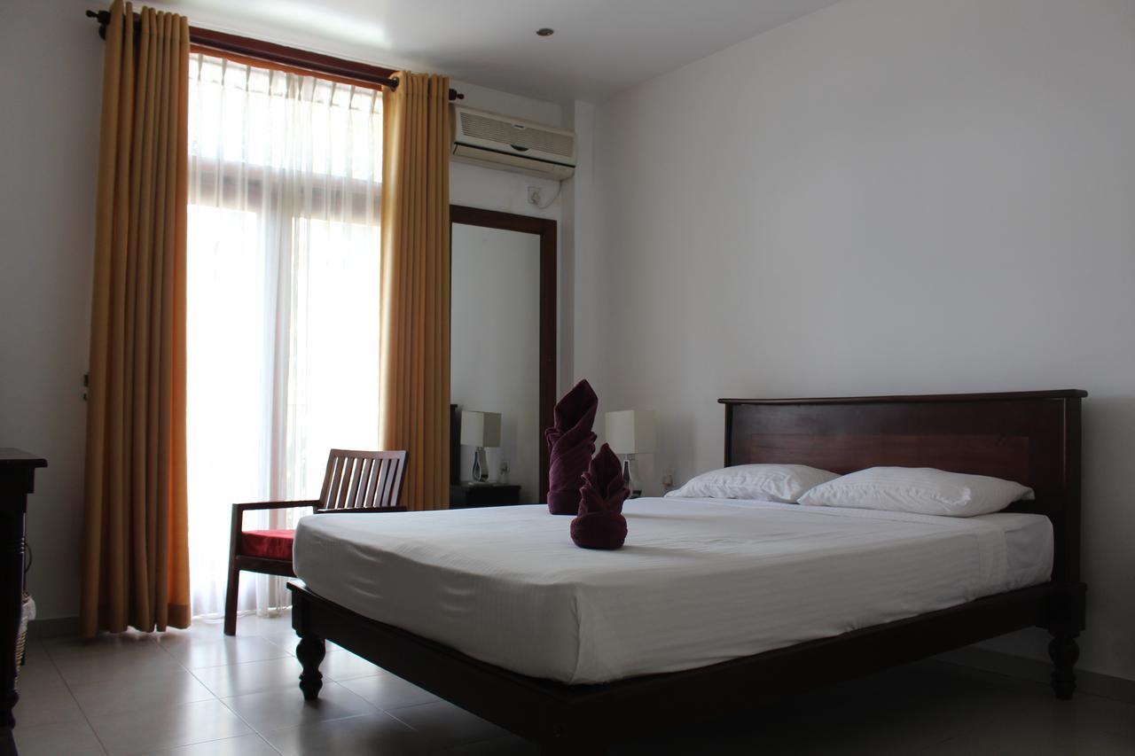 Villa Kapuru Negombo Esterno foto