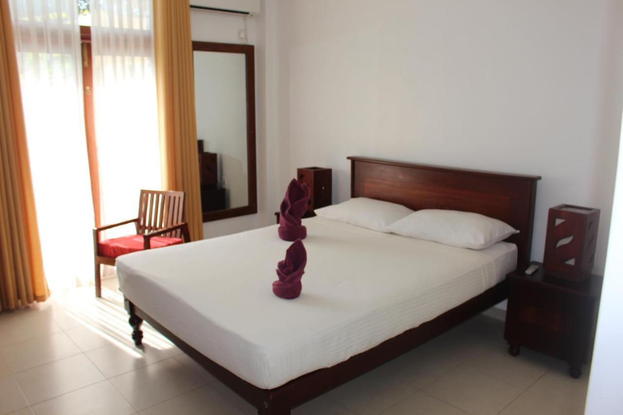 Villa Kapuru Negombo Esterno foto